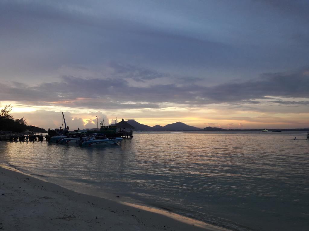 Minnie Seaview Resort Koh Samet Bagian luar foto